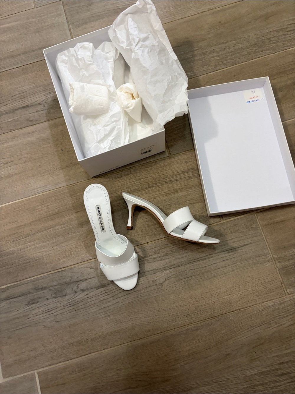 Manolo Blahnik White Iacopo